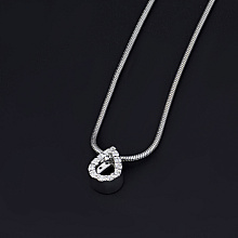 Классическая подвеска из белого золота с бриллиантами