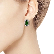 Серьги из комбинированного золота с и хромдиопсидами и бриллиантами