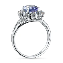 Кольцо из комбинированного золота с и танзанитом и бриллиантами