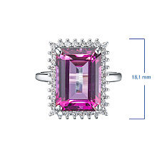 Классическое кольцо из белого золота с бриллиантами и топазом