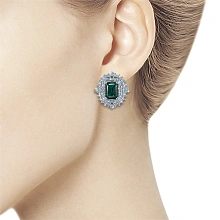 Серьги из комбинированного золота с и изумрудами и бриллиантами