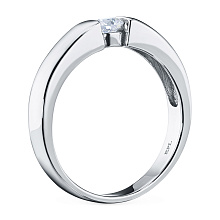 Помолвочное кольцо из комбинированного золота с бриллиантом