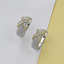 Серьги из комбинированного золота c бриллиантами