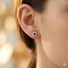 Пусеты из комбинированного золота с и сапфирами и бриллиантами