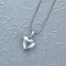 Подвеска из серебра с бриллиантом