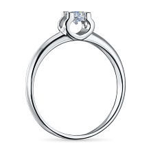 Помолвочное кольцо из комбинированного золота с бриллиантом