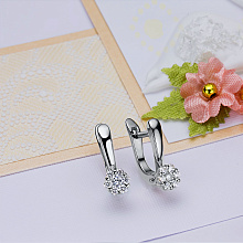 Серьги из комбинированного золота с бриллиантами