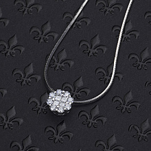 Подвеска из комбинированного золота с бриллиантами