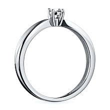 Кольцо из белого золота с бриллиантом