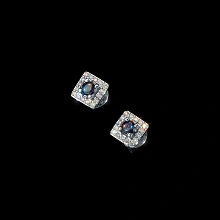 Пусеты из комбинированного золота с и сапфирами и бриллиантами